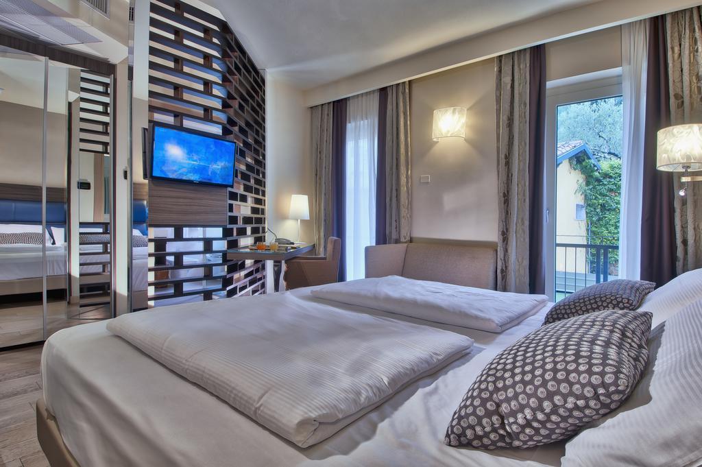 Hotel Galvani Торрі-дель-Бенако Екстер'єр фото